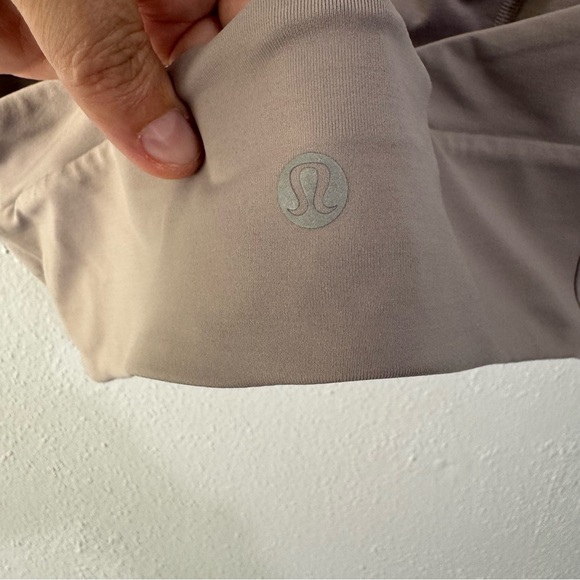 lululemon athletica  pushing limits Strappy Sports Bra - light purple size 8 - Picture 3 of 5